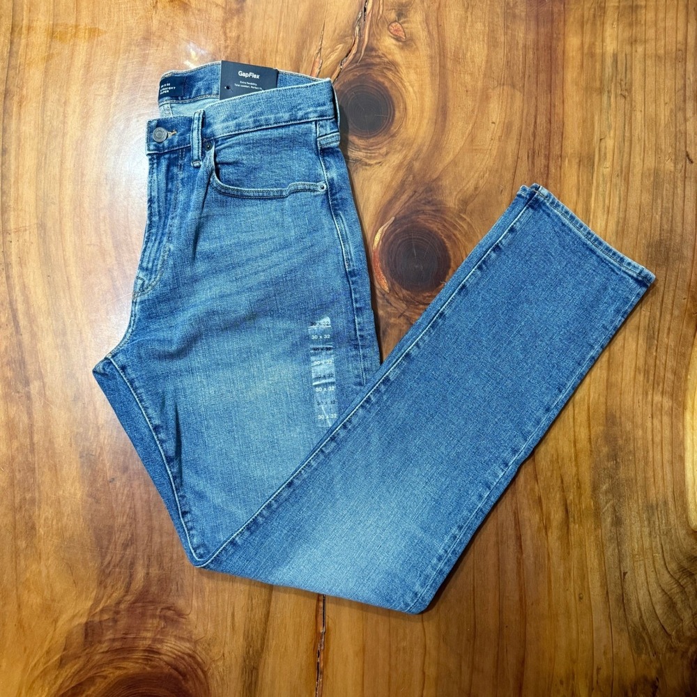NEW Gap Men's Jeans 30 x 32 Straight Taper Denim Medium Wash Cotton FF5